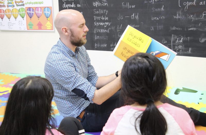 英語の絵本読み聞かせ